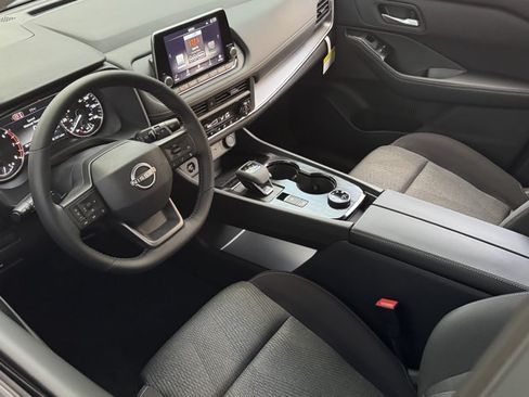 New 2026 Nissan Rogue SV w/ Cold Weather Package AWD/4WD image 28