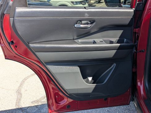 Used 2024 Nissan Pathfinder Platinum w/ Cargo Package image 30