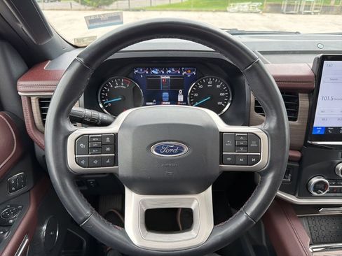 Used 2024 Ford Expedition Limited image 13