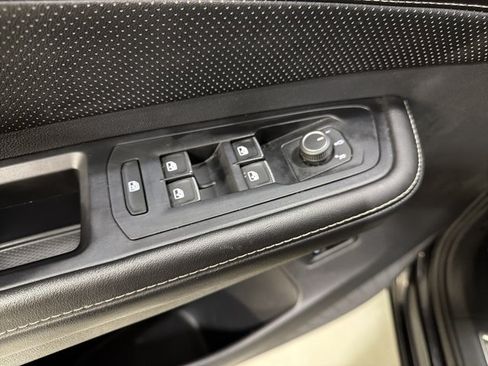 Certified 2024 Volkswagen Atlas Cross Sport SE AWD/4WD image 19