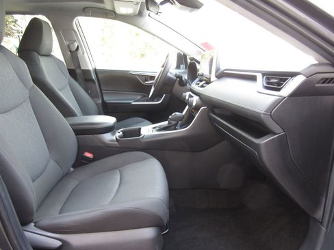 Used 2024 Toyota RAV4 XLE w/ Convenience Package image 18