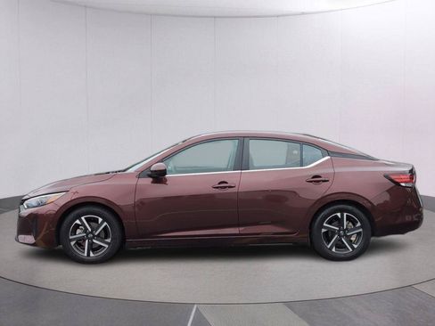 Used 2024 Nissan Sentra SV FWD image 2