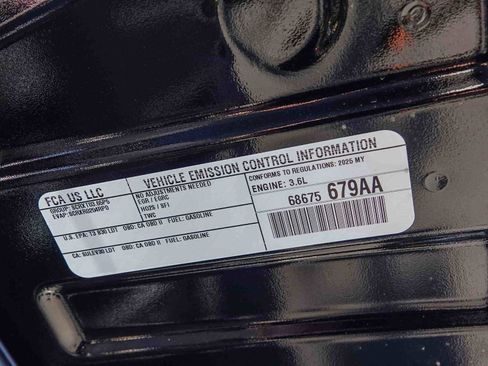 New 2025 Jeep Grand Cherokee Laredo image 27