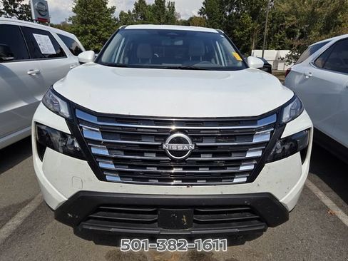Used 2025 Nissan Rogue SV AWD/4WD image 2