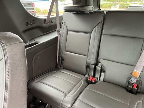 Used 2024 GMC Yukon XL Denali w/ Denali Reserve Package image 16