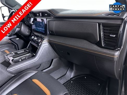 Used 2025 GMC Sierra 2500 AT4 image 30