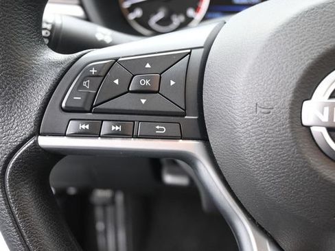 Used 2024 Nissan Altima 2.5 SV FWD image 7