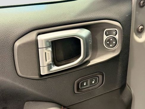 Used 2018 Jeep Wrangler Unlimited Rubicon image 17