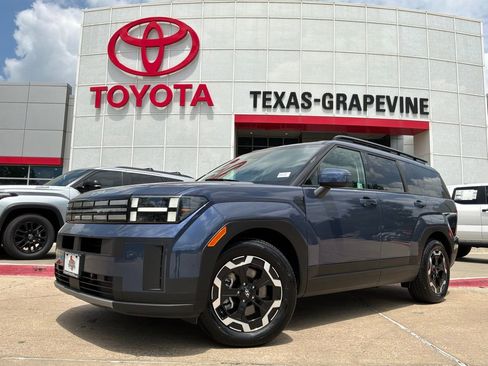 Used 2025 Hyundai Santa Fe SEL FWD image 2