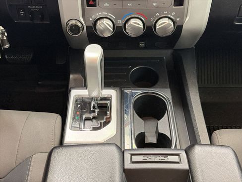 Used 2018 Toyota Tundra SR5 w/ SR5 Upgrade Package AWD/4WD image 18