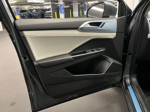New 2026 Volkswagen Taos SE AWD/4WD image 18