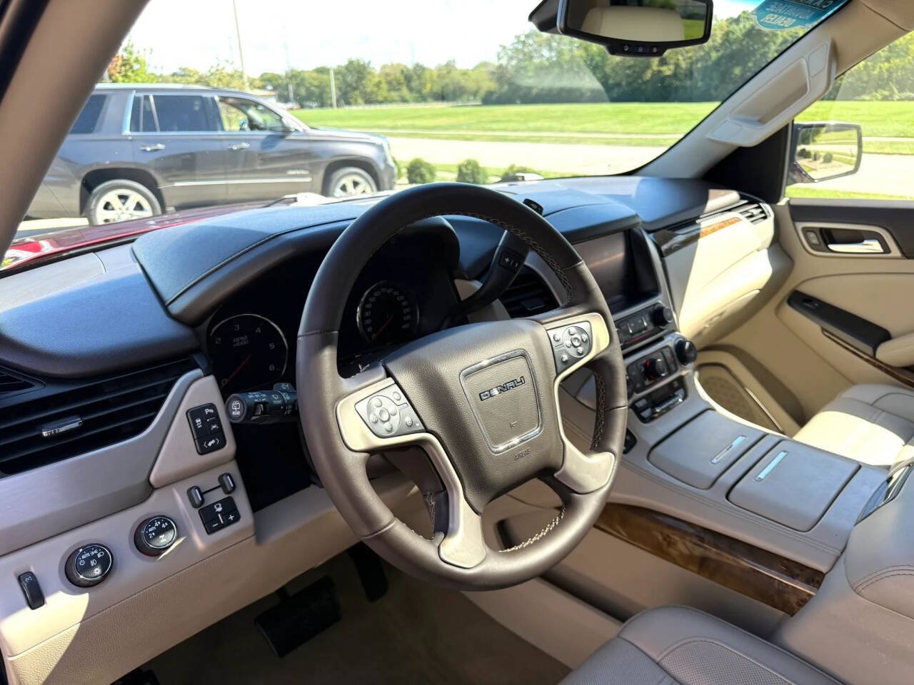 Used 2016 GMC Yukon Denali w/ Open Road Package AWD/4WD image 11