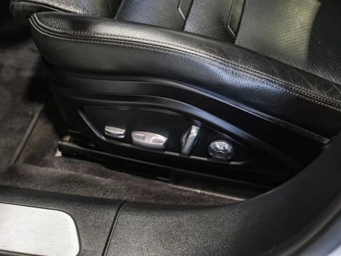 Used 2018 Porsche Panamera 4 AWD/4WD image 33