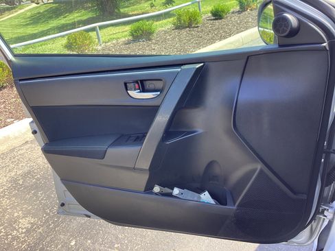 Certified 2018 Toyota Corolla LE FWD image 24