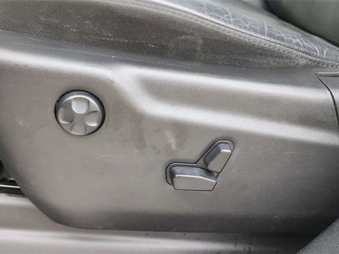 Used 2019 Jeep Grand Cherokee Altitude image 11