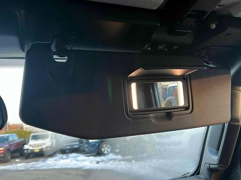 Certified 2021 Jeep Gladiator Willys image 26