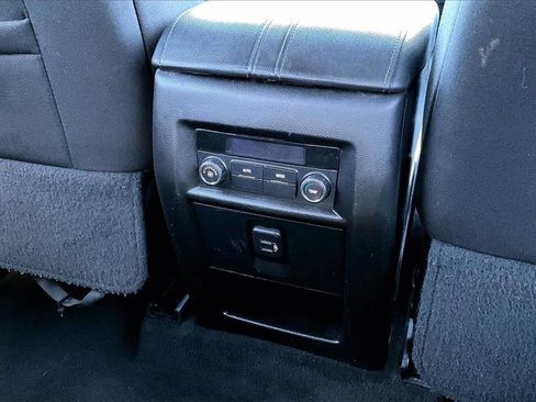 Used 2023 Chevrolet Traverse LT image 35