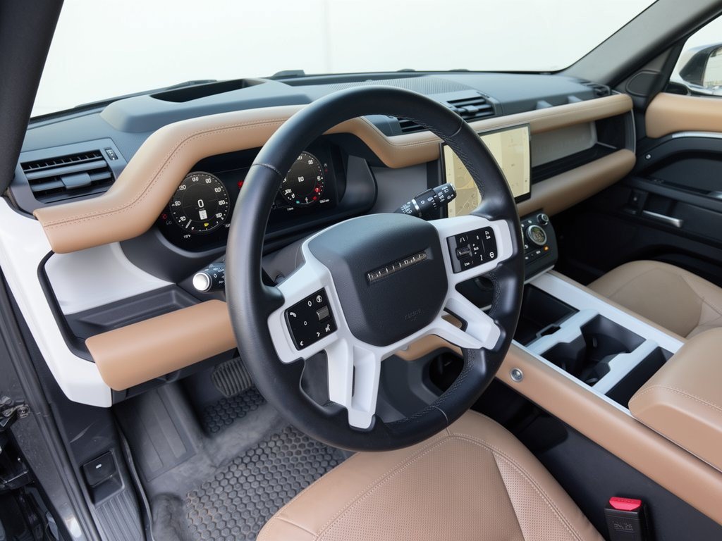 Used 2025 Land Rover Defender 110 X-Dynamic SE AWD/4WD image 4