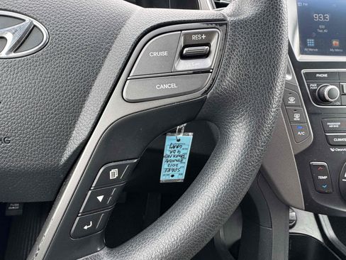 Used 2017 Hyundai Santa Fe SE FWD image 28
