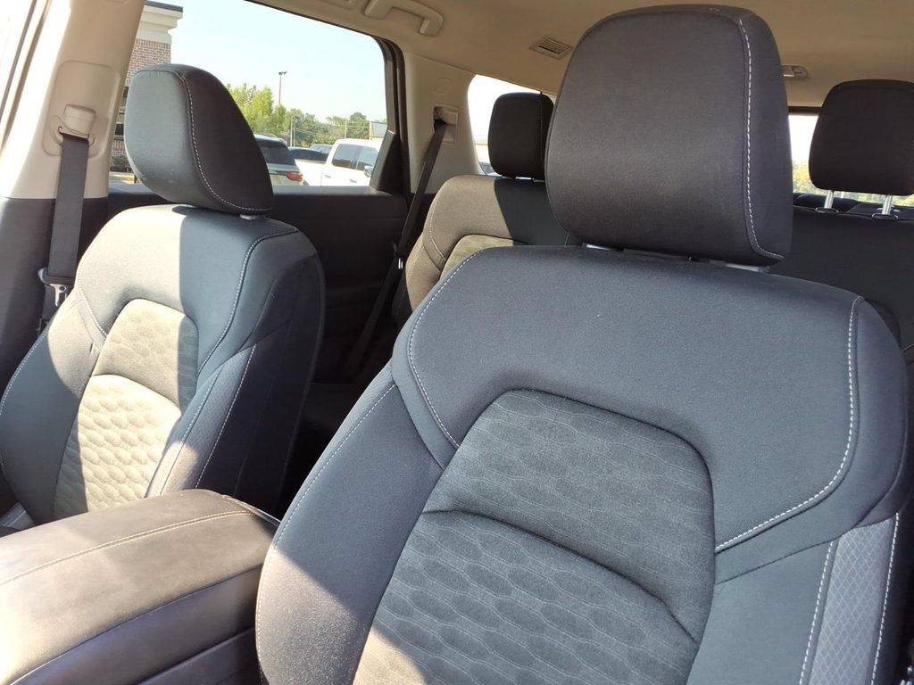 Used 2024 Nissan Pathfinder SV FWD image 17