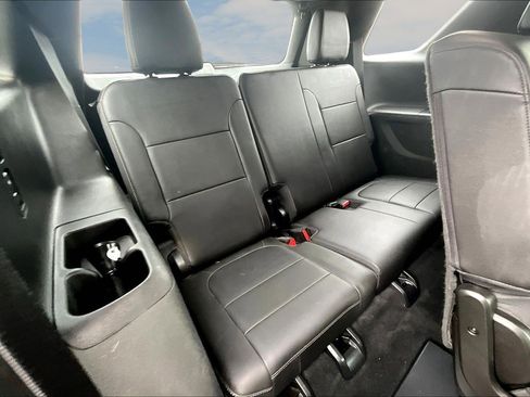 Used 2023 Chevrolet Traverse LT w/ LT Premium Package image 17