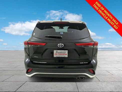 Used 2023 Toyota Highlander XSE AWD/4WD image 6
