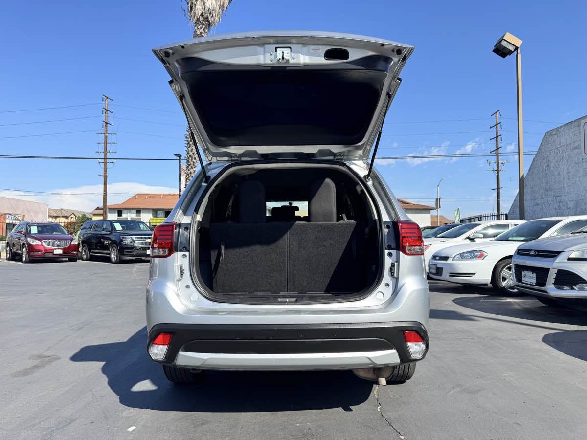 Used 2018 Mitsubishi Outlander ES FWD image 25
