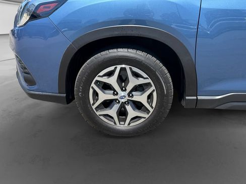 Used 2022 Subaru Forester Premium AWD/4WD image 9