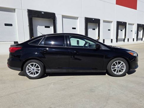 Used 2018 Ford Focus SE image 4
