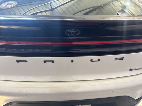 Used 2023 Toyota Prius LE FWD image 12
