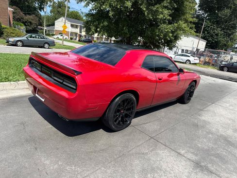 Used 2012 Dodge Challenger SXT Plus RWD image 4