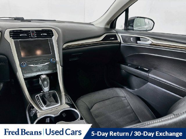 Used 2015 Ford Fusion SE w/ Equipment Group 502A FWD image 24