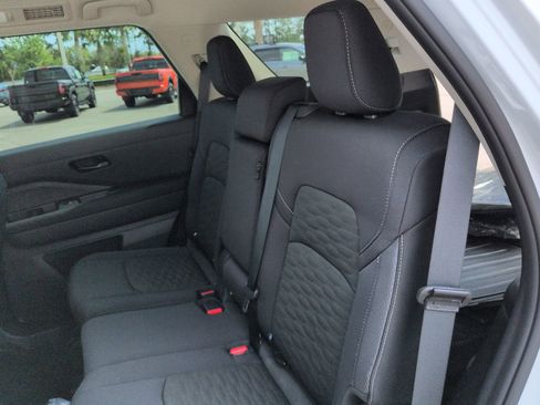 New 2026 Nissan Pathfinder SV image 15