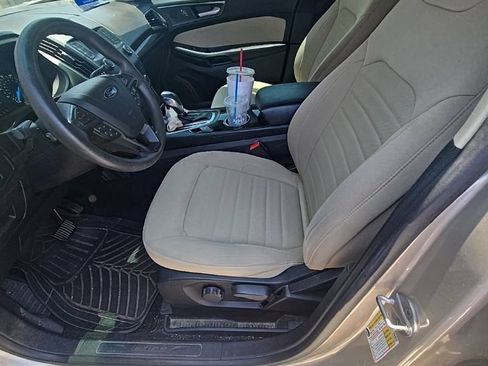 Used 2017 Ford Edge SE FWD image 5