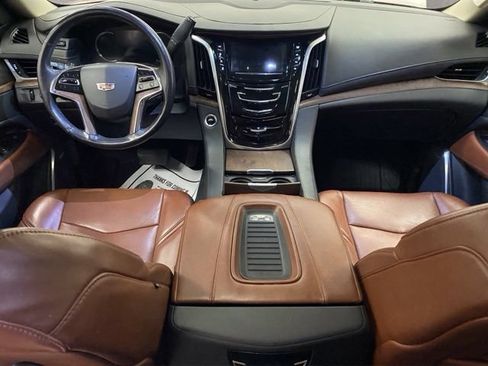 Used 2020 Cadillac Escalade Premium Luxury AWD/4WD image 34