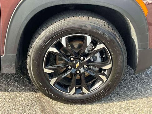 Used 2023 Chevrolet TrailBlazer LT w/ Convenience Package AWD/4WD image 9