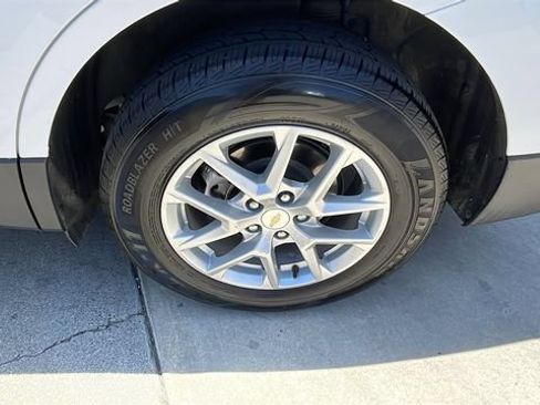 Used 2024 Chevrolet Equinox LT AWD/4WD image 29