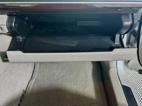Used 2014 Toyota Camry XLE w/ Leather Package FWD image 32