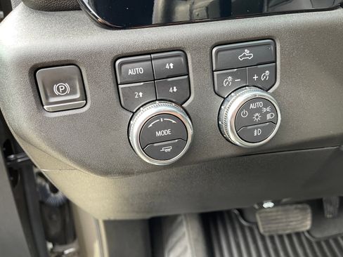 Used 2023 GMC Sierra 1500 Elevation w/ Preferred Package image 11