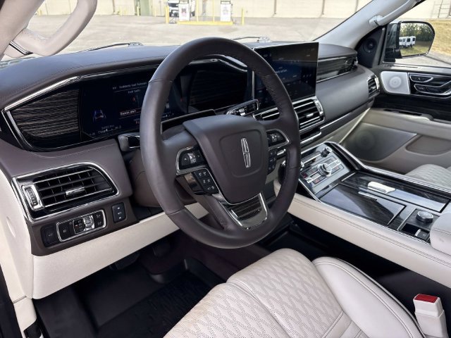 Certified 2024 Lincoln Navigator Black Label AWD/4WD image 29
