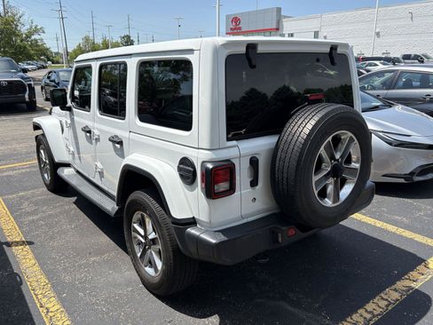 Used 2019 Jeep Wrangler Unlimited Sahara w/ Uconnect 4C Nav & Sound Group AWD/4WD image 6