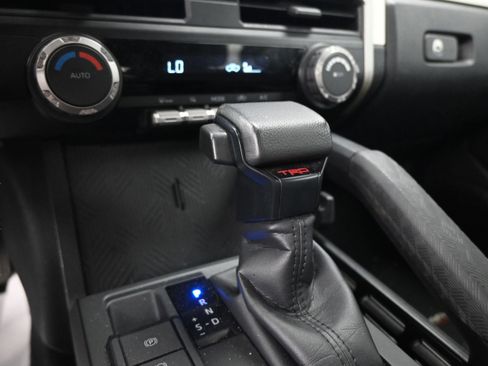 Certified 2024 Toyota Tacoma TRD Off-Road image 30