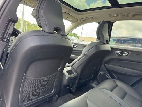 Used 2023 Volvo XC60 B5 Plus image 20