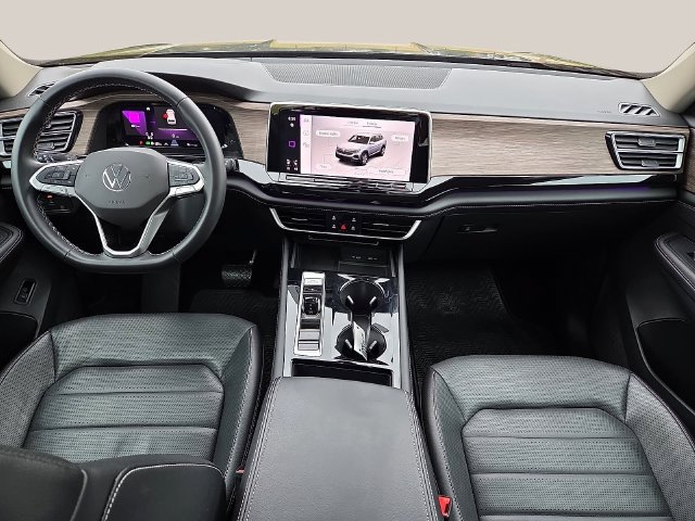 Used 2024 Volkswagen Atlas SEL AWD/4WD image 14