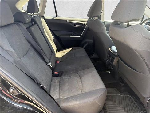 Used 2021 Toyota RAV4 XLE FWD image 23