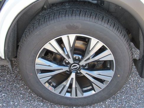 Certified 2023 Nissan Rogue SV image 13