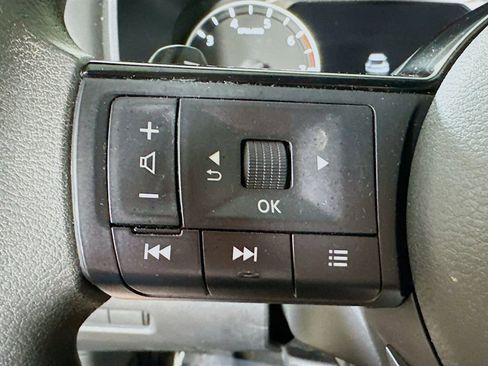 Used 2022 Nissan Rogue SV image 22