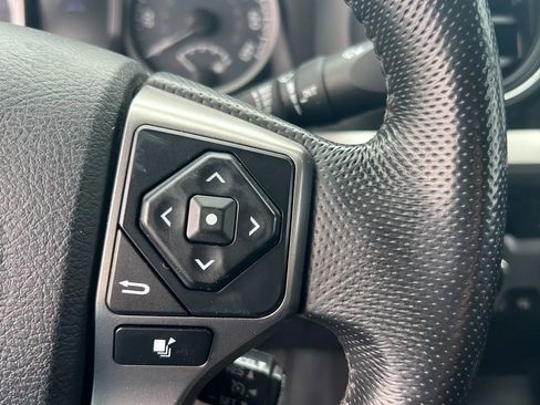 Used 2016 Toyota Tacoma SR5 w/ SR5 Appearance Package (SN) AWD/4WD image 22