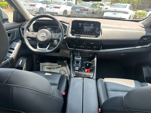Used 2023 Nissan Rogue SL w/ SL Premium Package FWD image 10