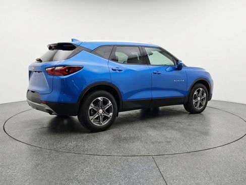 Used 2025 Chevrolet Blazer LT FWD image 9